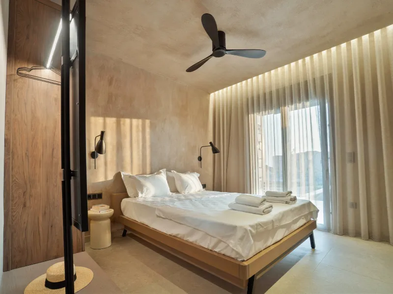 One Bedroom Suite bedroom, Nikiti
